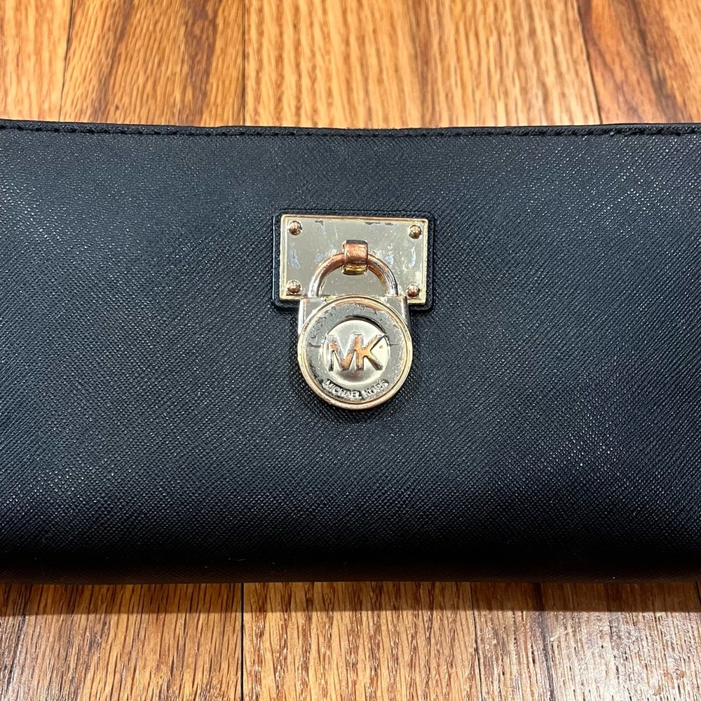 Michael Kors Large Hamilton Black Pebbled Leather‎ Wallet Button Snap,defects